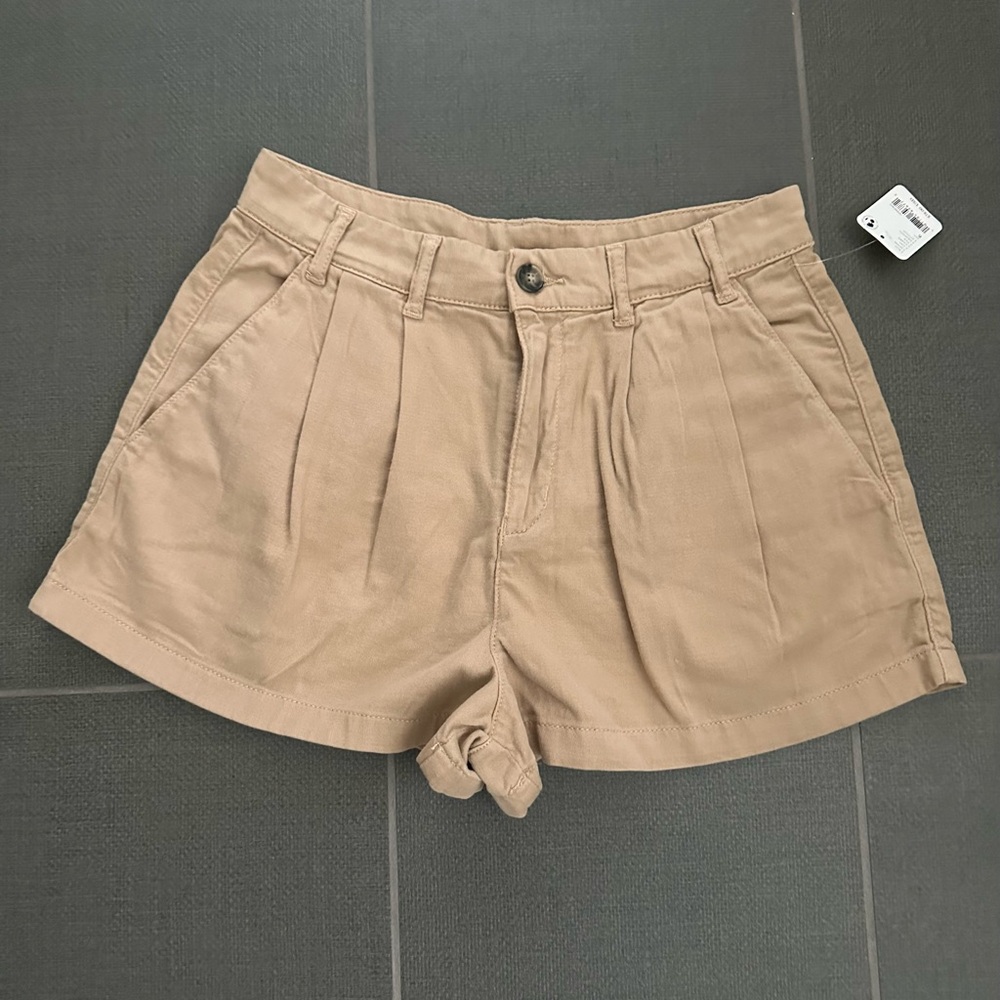 NWT Free People Billie Chino pleated khaki shorts